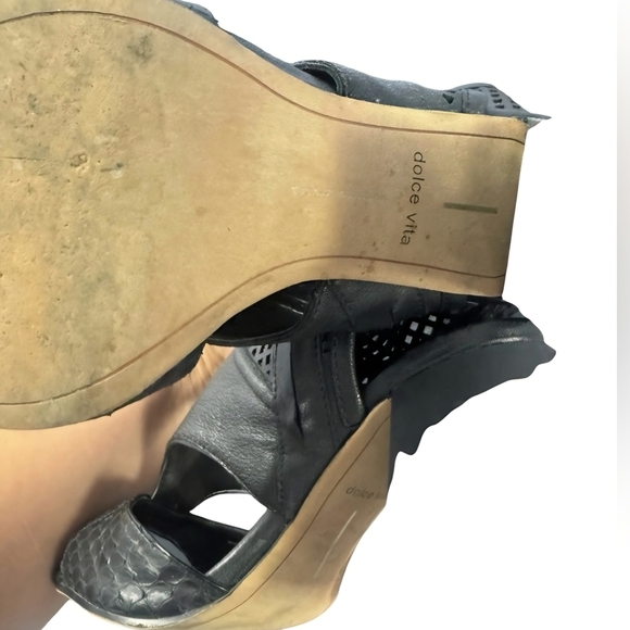 Dolce Vita Black Textured Leather Heels Zip Closure Women's US 7 EU 37 Shoes s - Picture 5 of 5